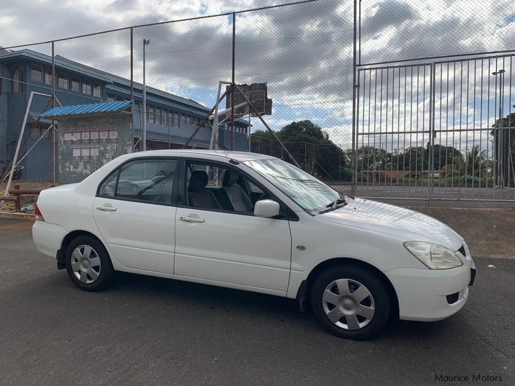 Mitsubishi LANCER in Mauritius