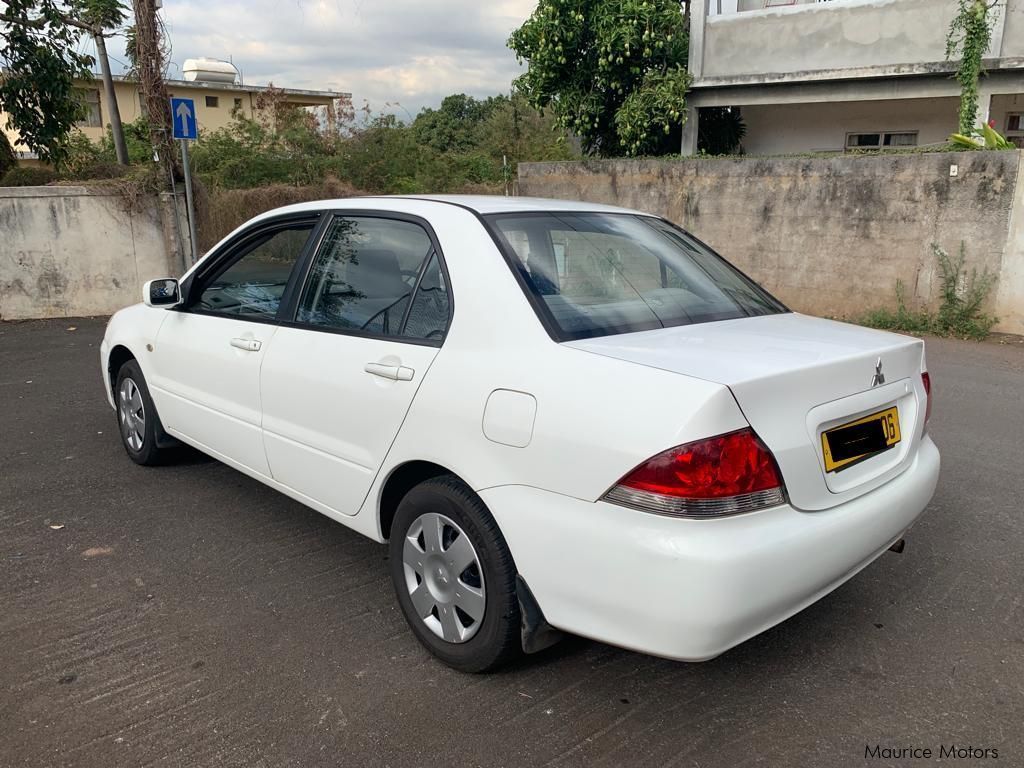 Mitsubishi LANCER in Mauritius