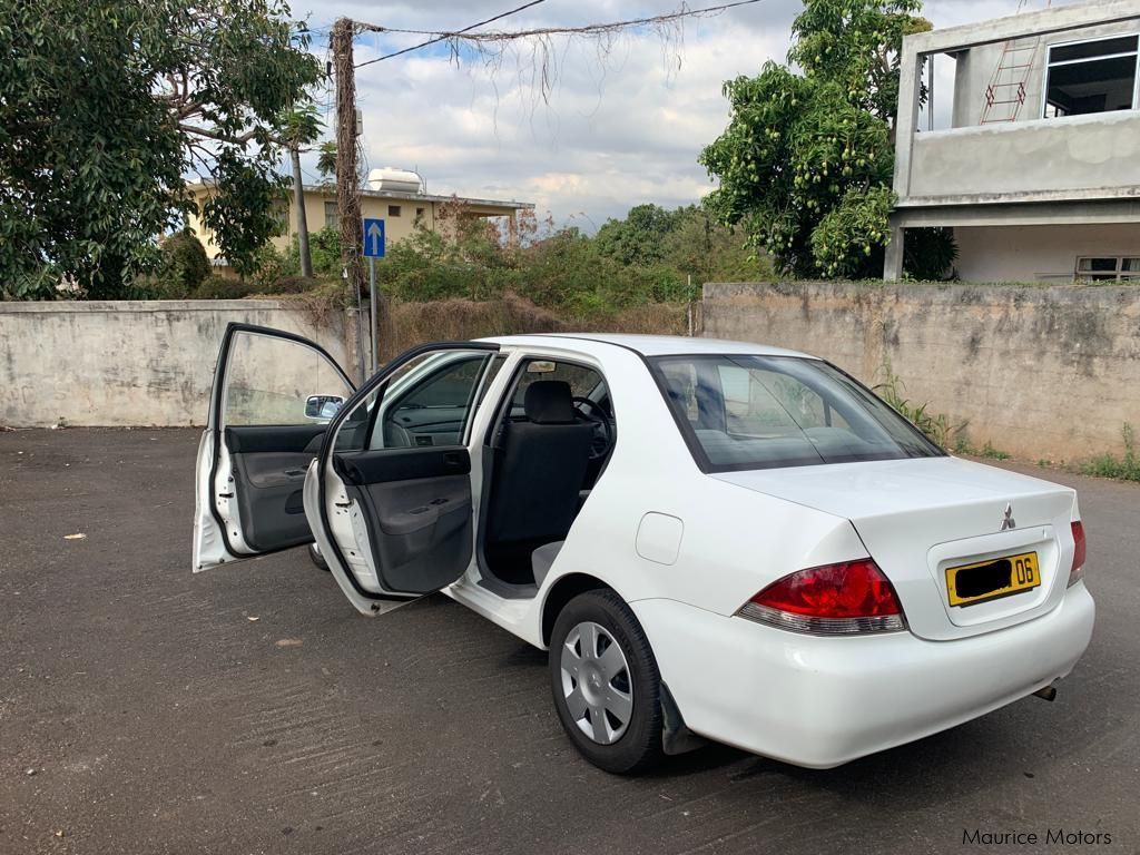 Mitsubishi LANCER in Mauritius