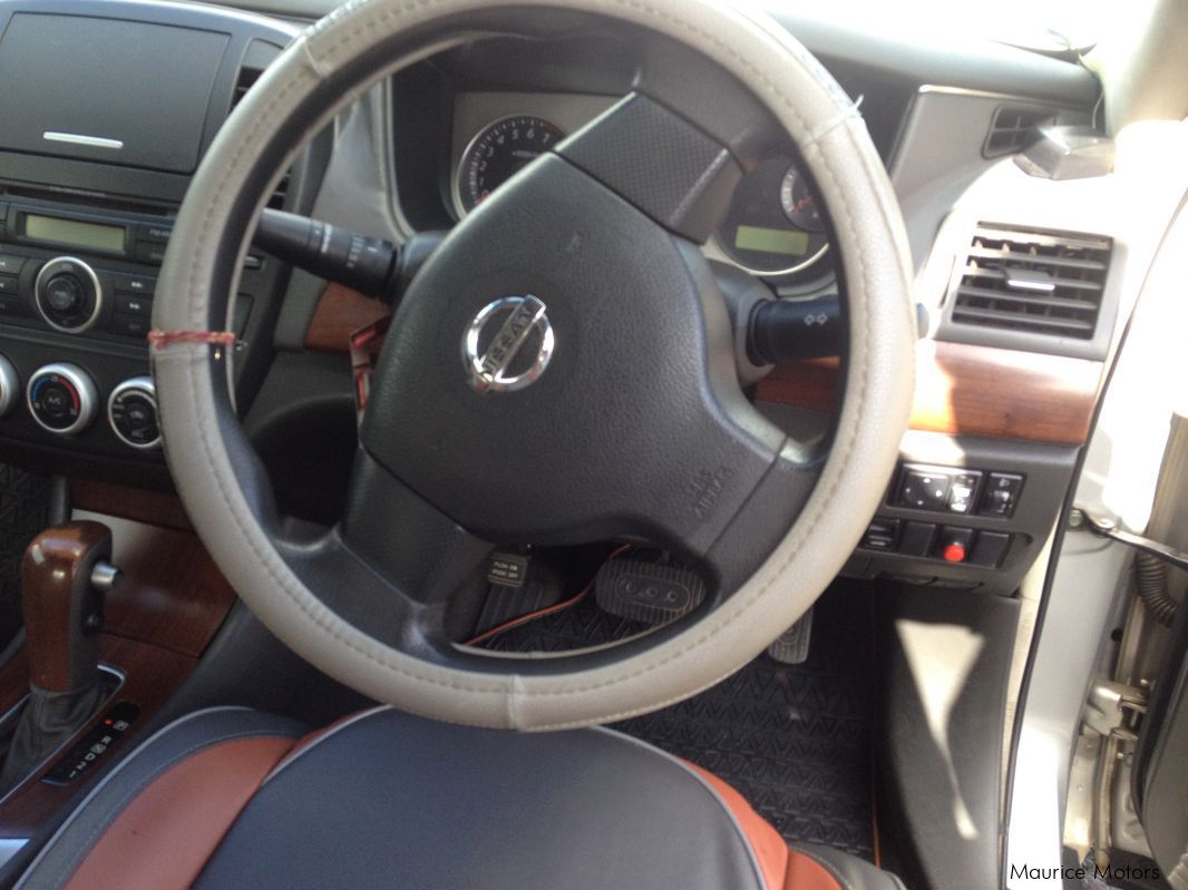 Nissan BLUEBIRD - LEATHER SEATS - SILVER in Mauritius