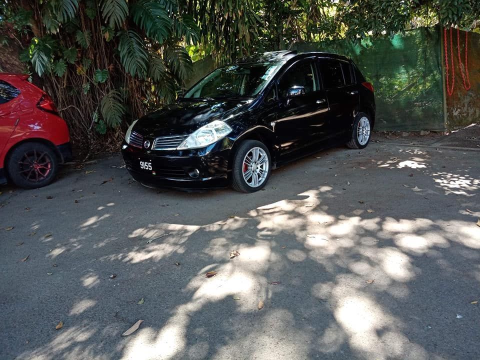 Nissan Tiida- Hatchback in Mauritius