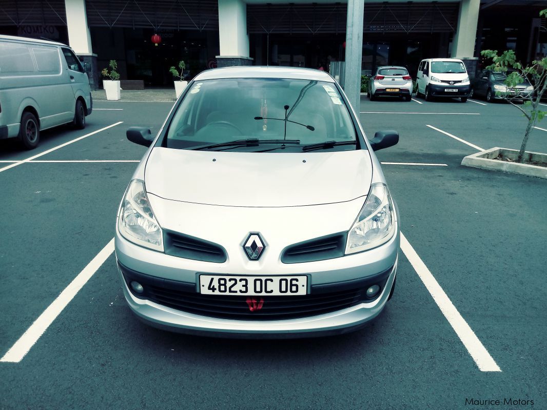 Renault Clio Sports Car in Mauritius