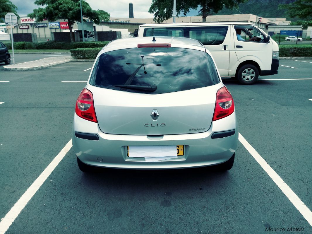 Renault Clio Sports Car in Mauritius