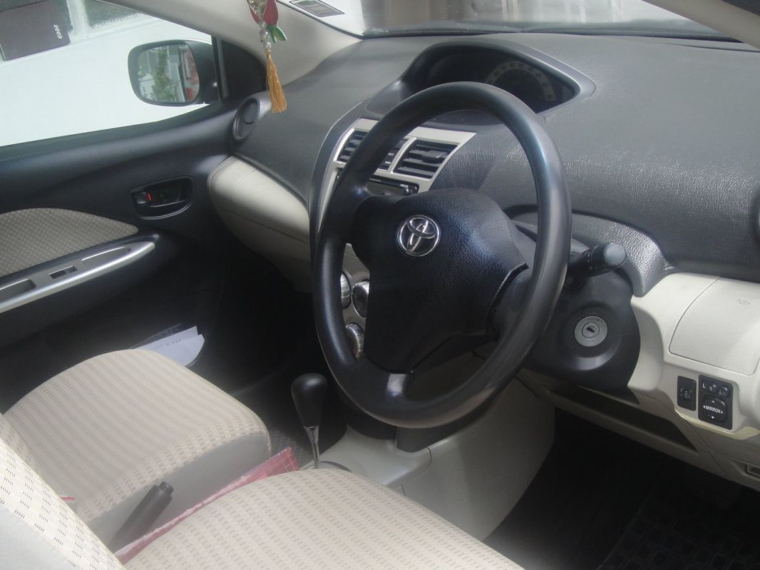 Toyota belta багажник