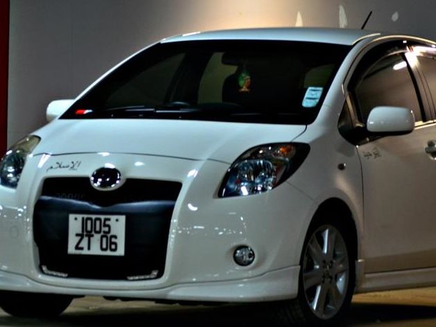 Toyota Vitz RS in Mauritius