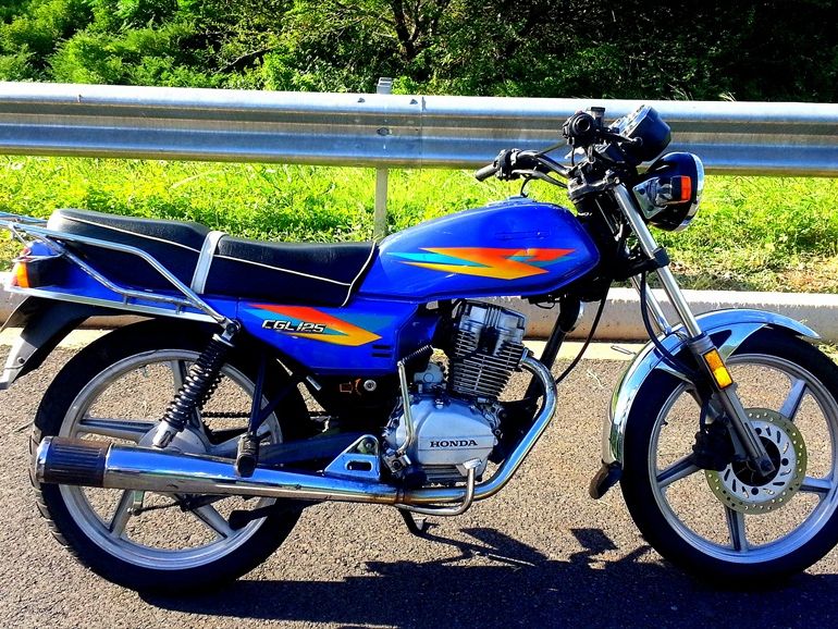 Honda CGL125 in Mauritius
