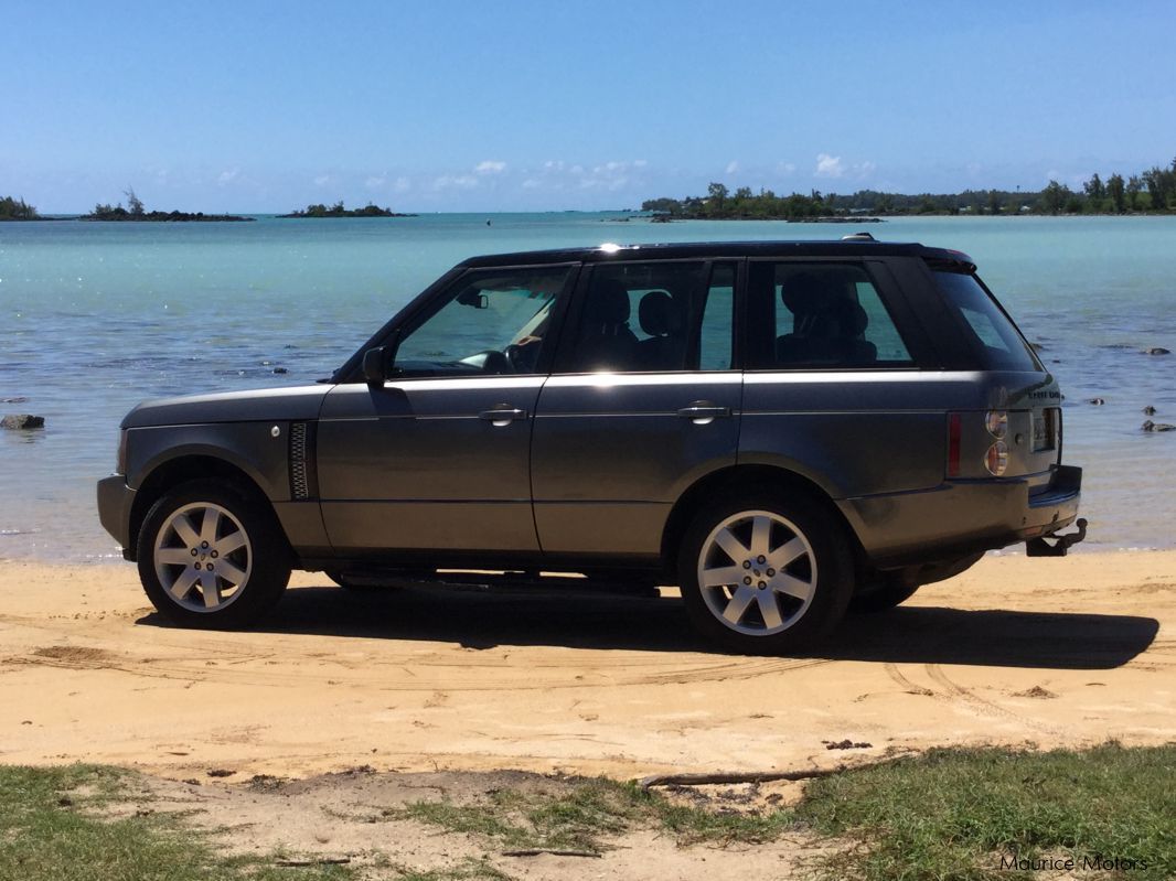 Land Rover HSE TD V8 in Mauritius