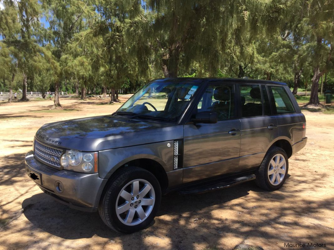 Land Rover HSE TD V8 in Mauritius