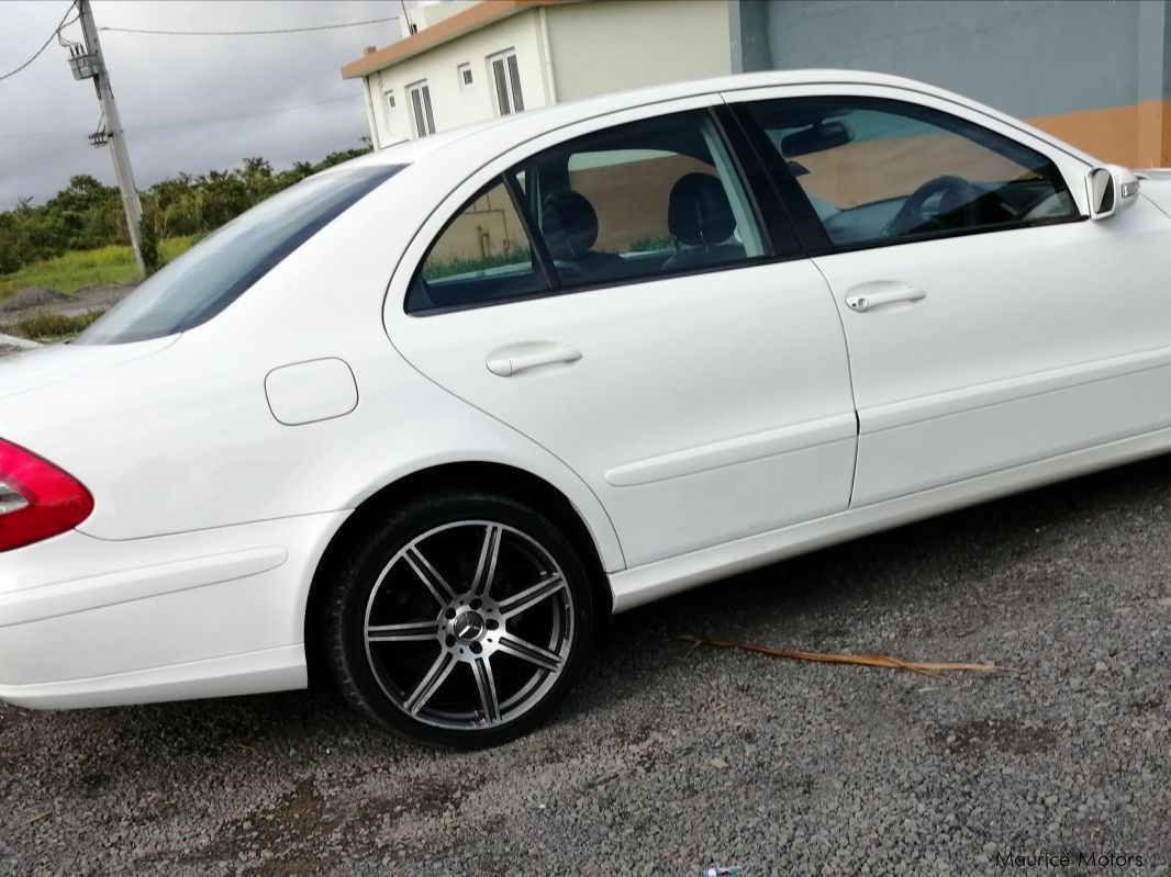 Mercedes-Benz E200 Kompressor in Mauritius