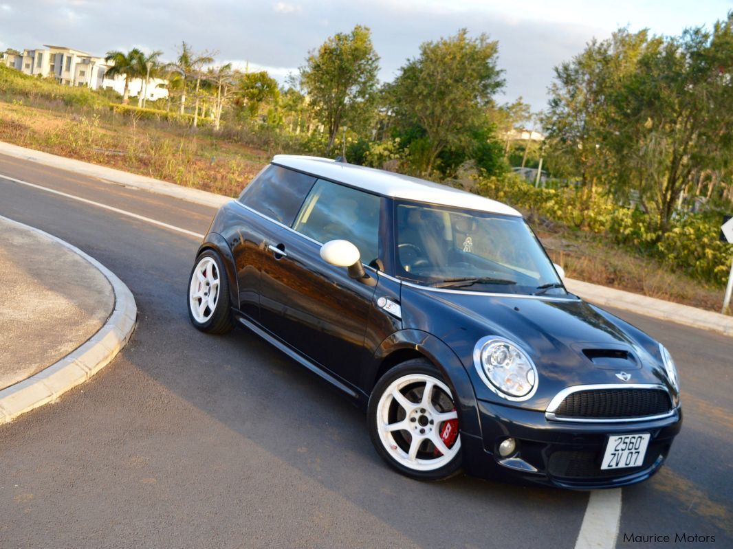 Mini Cooper S in Mauritius