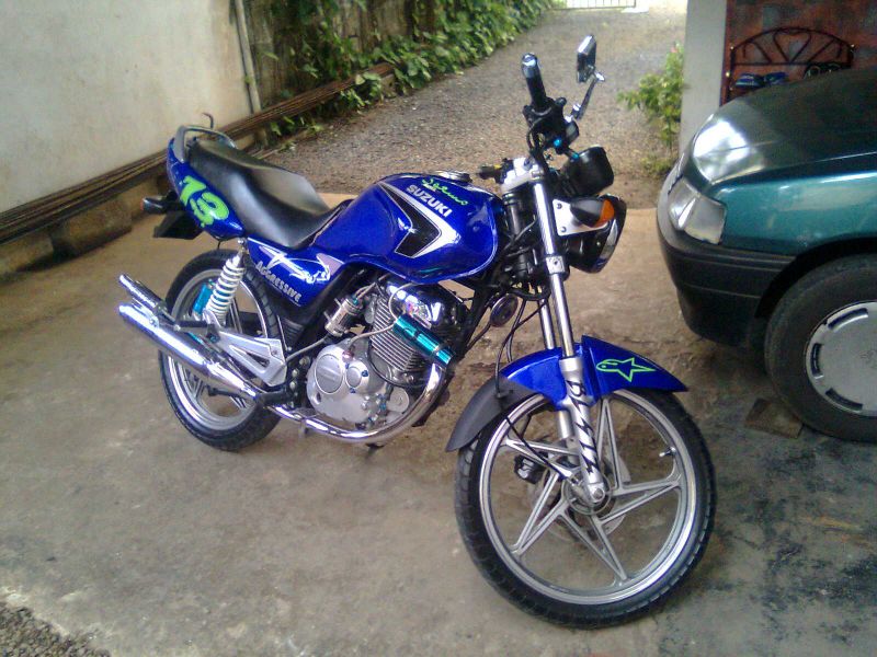 Suzuki EN125-2A in Mauritius