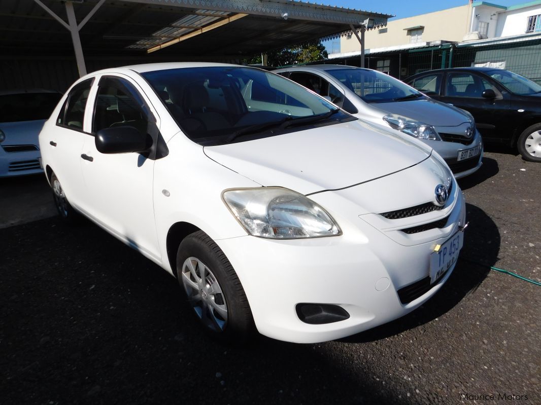 Toyota BELTA - WHITE in Mauritius