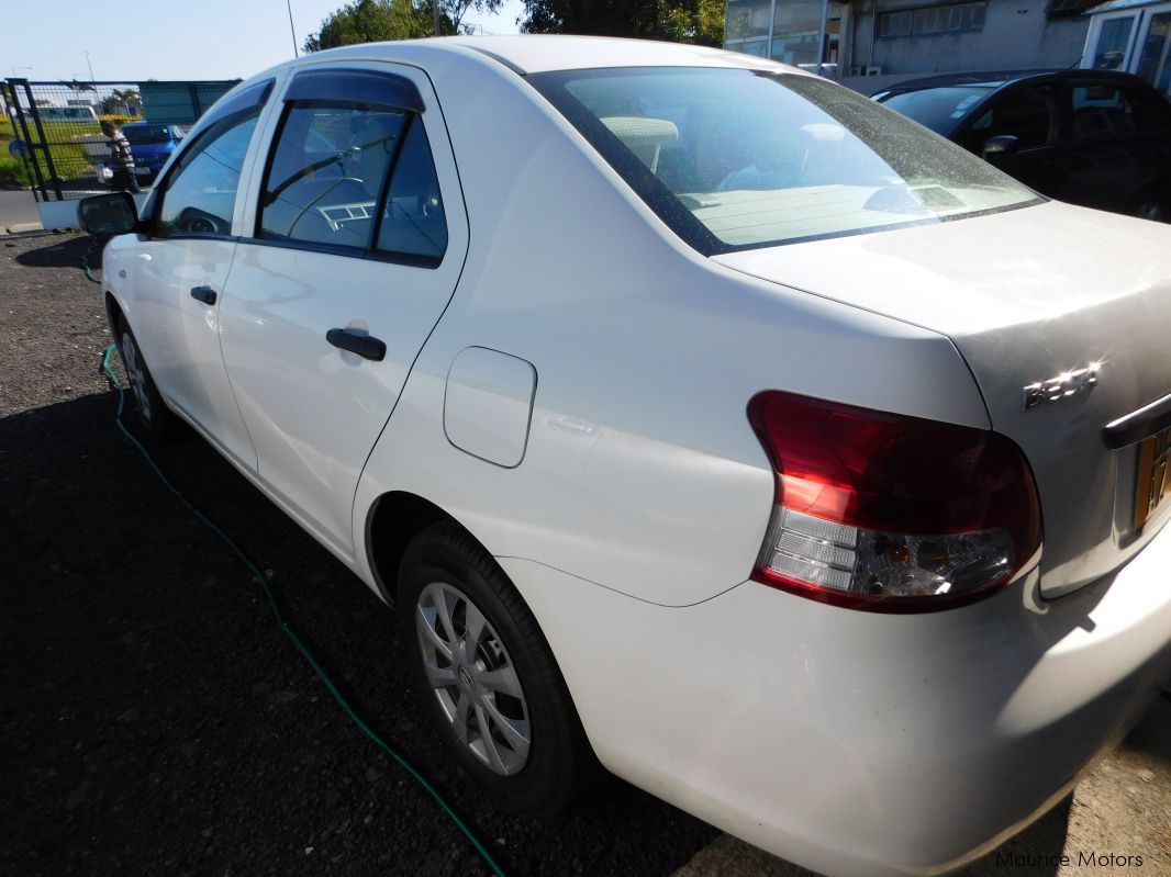 Toyota BELTA - WHITE in Mauritius