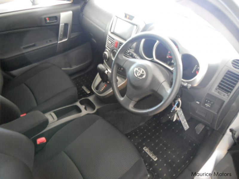 Toyota Rush 2008 салон