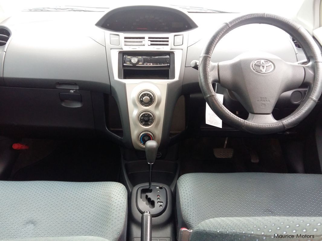 Toyota Vitz vvti 1300cc in Mauritius