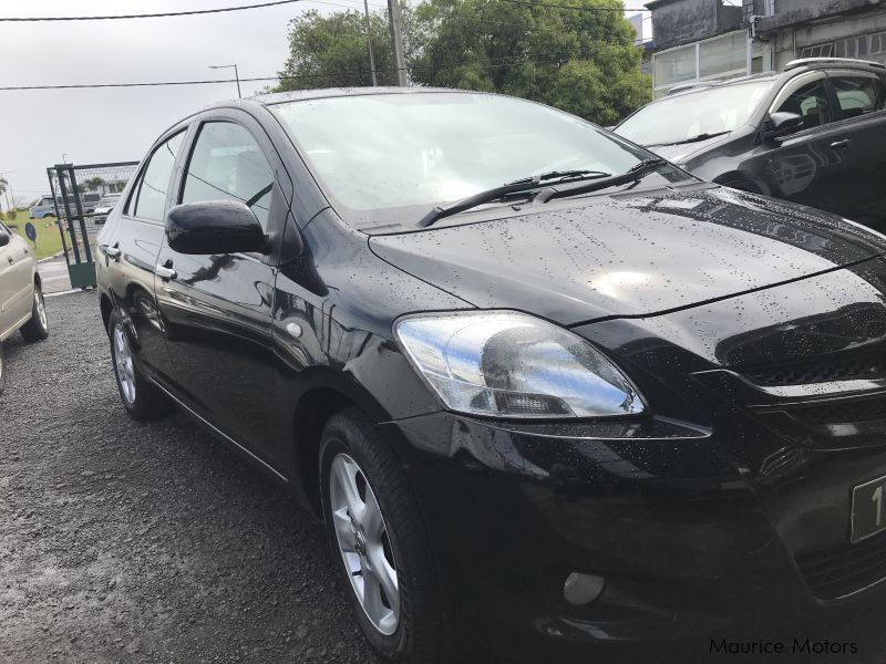 Toyota YARIS - MANUAL - BLACK in Mauritius