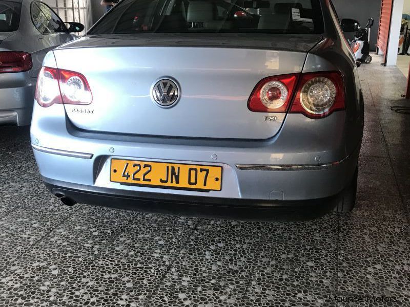 Volkswagen Passat 1.6 fsi in Mauritius