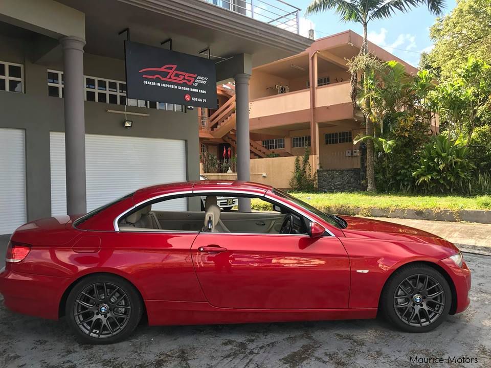 BMW 320i E93 Steptronic - MASERATI RED in Mauritius