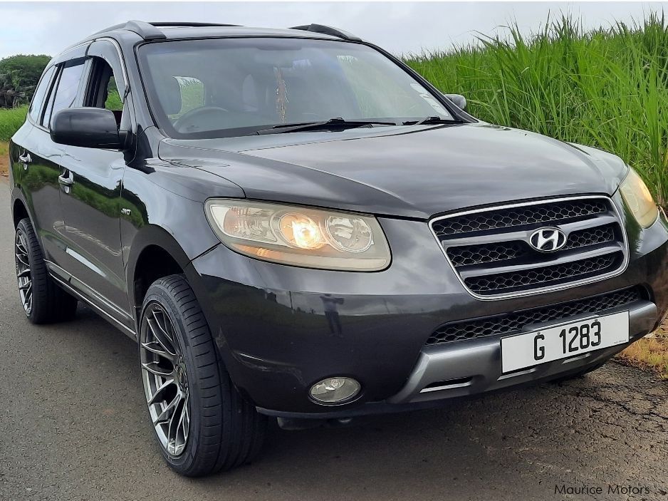 Hyundai Santa Fe GLS in Mauritius