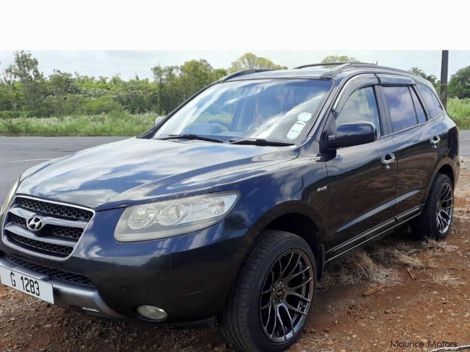 Hyundai Santa Fe GLS in Mauritius