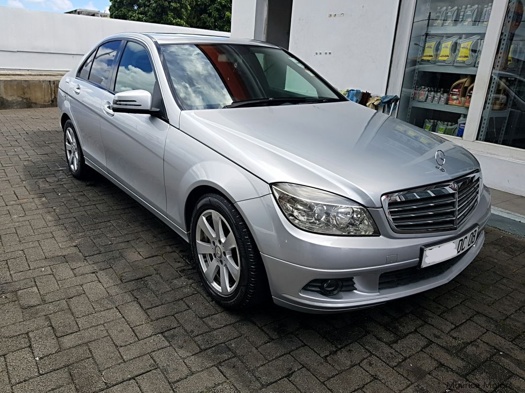 Mercedes-Benz c 200 kompressor lessance petrol in Mauritius