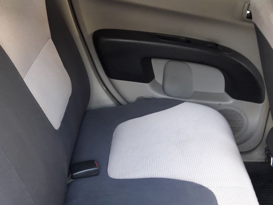 Mitsubishi L 200 SPORTERO 2x4 in Mauritius