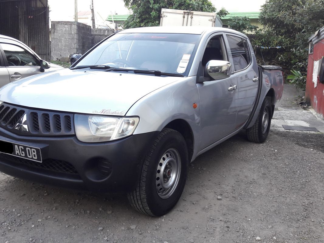Mitsubishi L 200 SPORTERO 2x4 in Mauritius