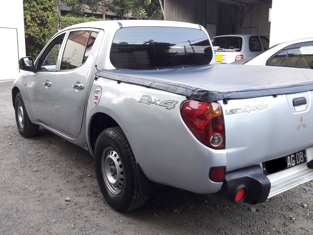 Mitsubishi L 200 SPORTERO 2x4 in Mauritius