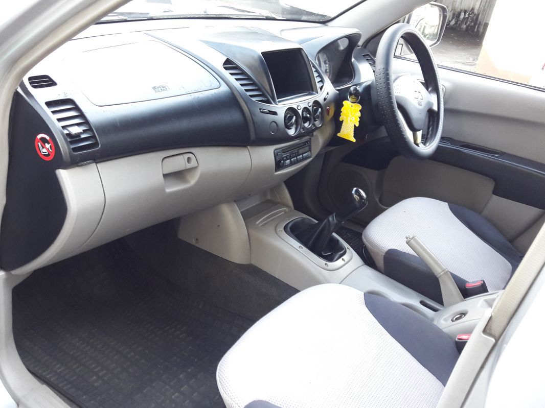 Mitsubishi L 200 SPORTERO 2x4 in Mauritius