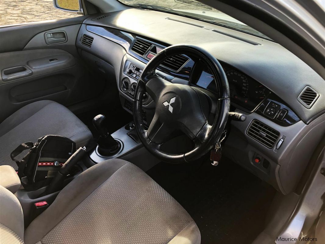 Mitsubishi Lancer GLX in Mauritius