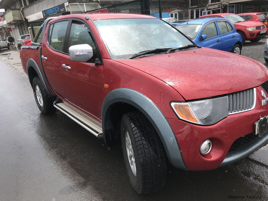 Mitsubishi SPORTERO - RED 4X4 TURBO in Mauritius