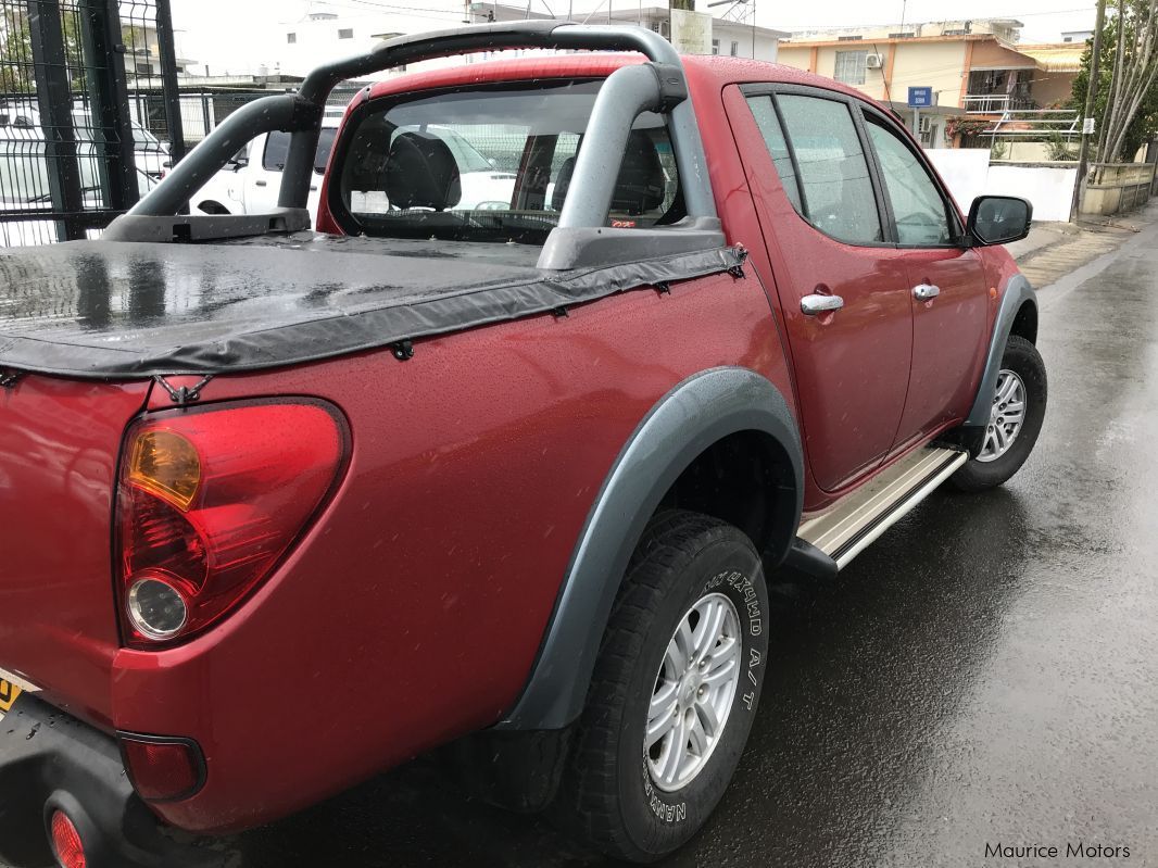 Mitsubishi SPORTERO - RED 4X4 TURBO in Mauritius