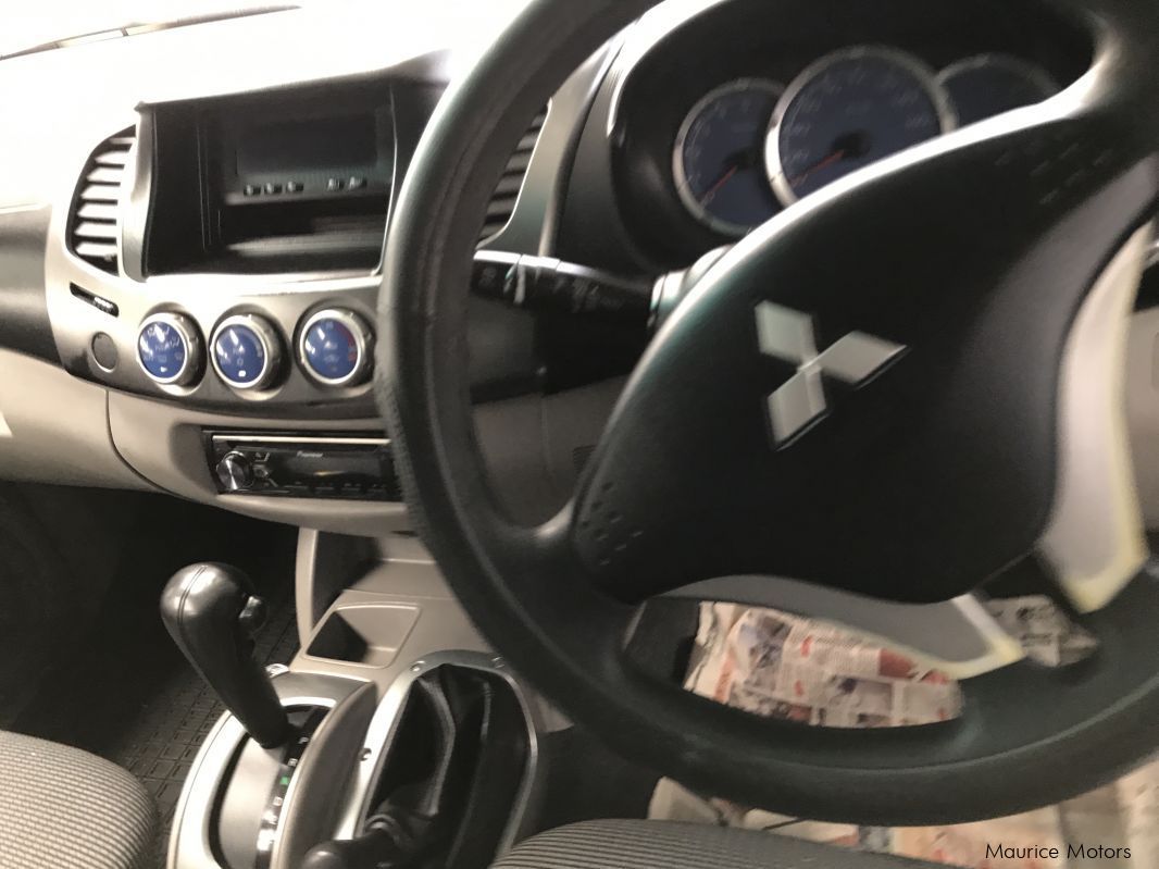 Mitsubishi SPORTERO - WHITE 4X4 TURBO in Mauritius