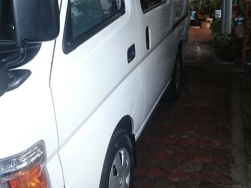 Nissan Caravan E25 in Mauritius