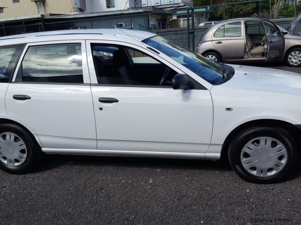 Nissan Sunny Autovan AD WHITE in Mauritius