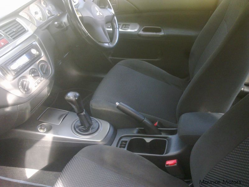 Nissan urvan - 15 seat in Mauritius