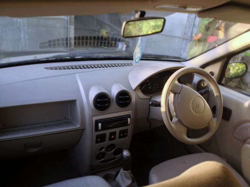 Renault LOGAN 1.4 in Mauritius