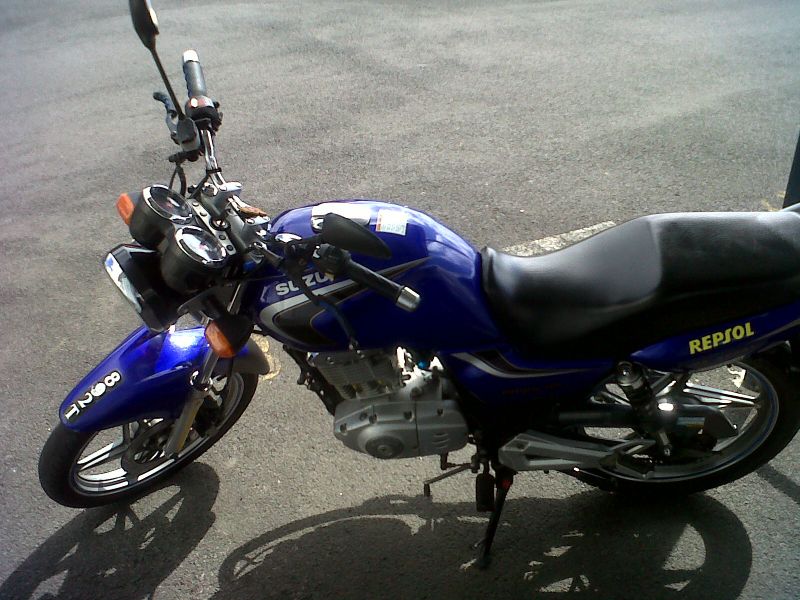 Suzuki EN125 in Mauritius