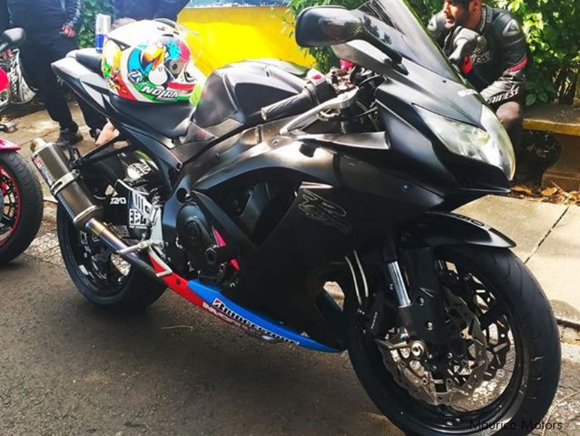 suzuki gsx r600 k8