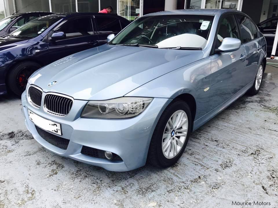 BMW 320i M-SPORT MANUAL FACELIFT in Mauritius