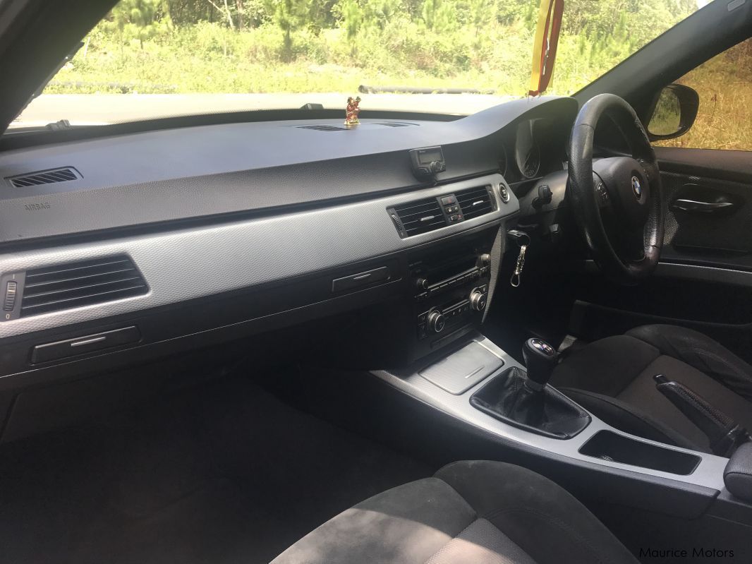 BMW 320i M-package in Mauritius