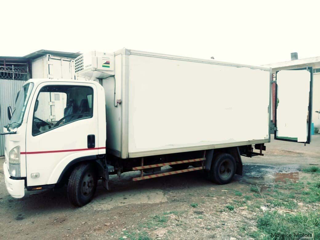Isuzu NPR 71H 14ft Frigo in Mauritius