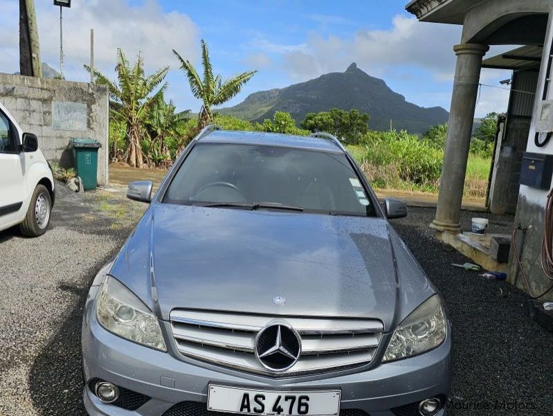 Mercedes-Benz C180 W204 estate in Mauritius