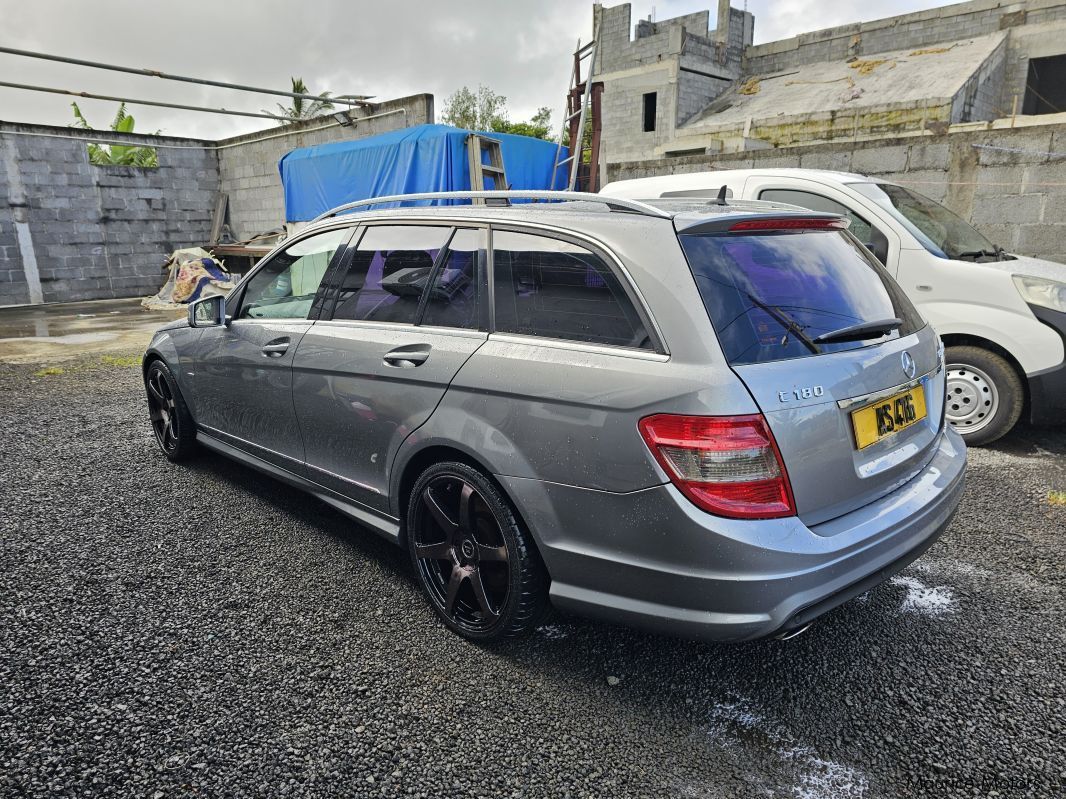 Mercedes-Benz C180 W204 estate in Mauritius