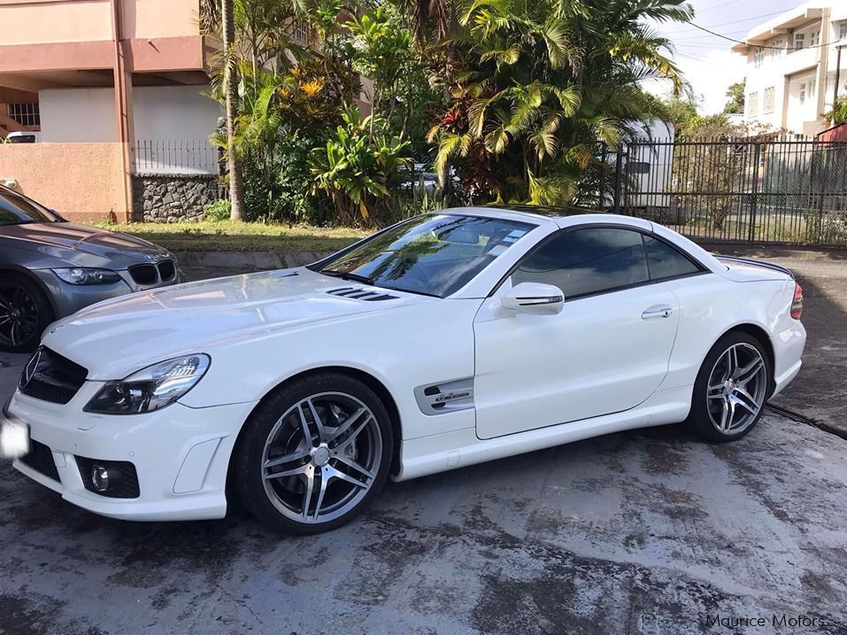 Mercedes-Benz SL 63 AMG V8 in Mauritius