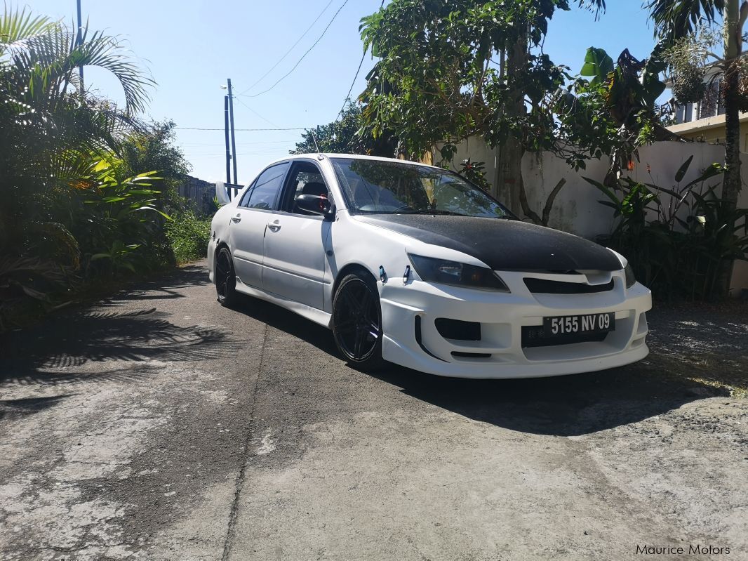 Mitsubishi lancer glx in Mauritius