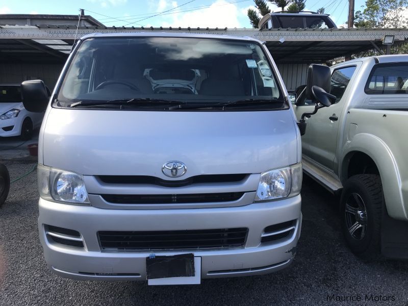 Toyota HIACE - 24D TURBO - SILVER in Mauritius