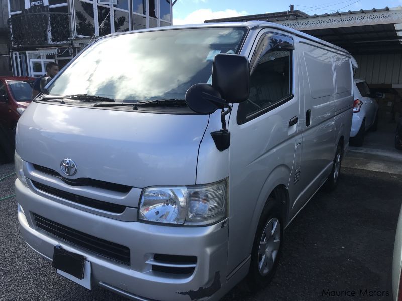 Toyota HIACE - 24D TURBO - SILVER in Mauritius