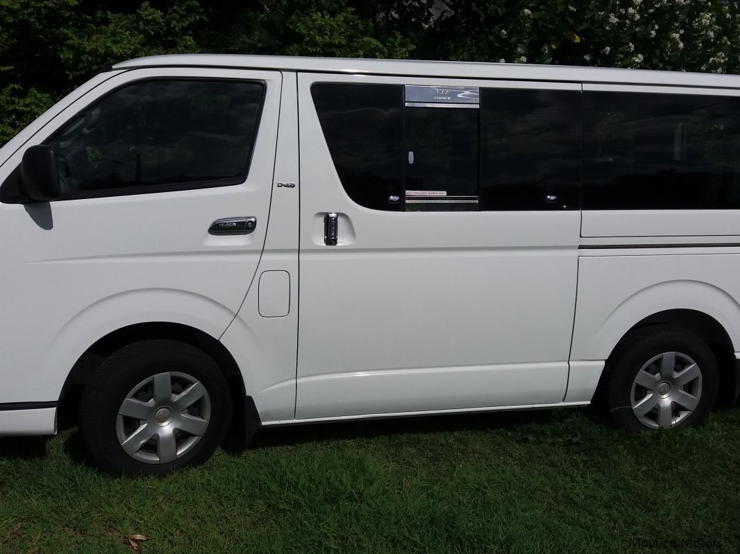 Toyota Van hiace 2.5 in Mauritius