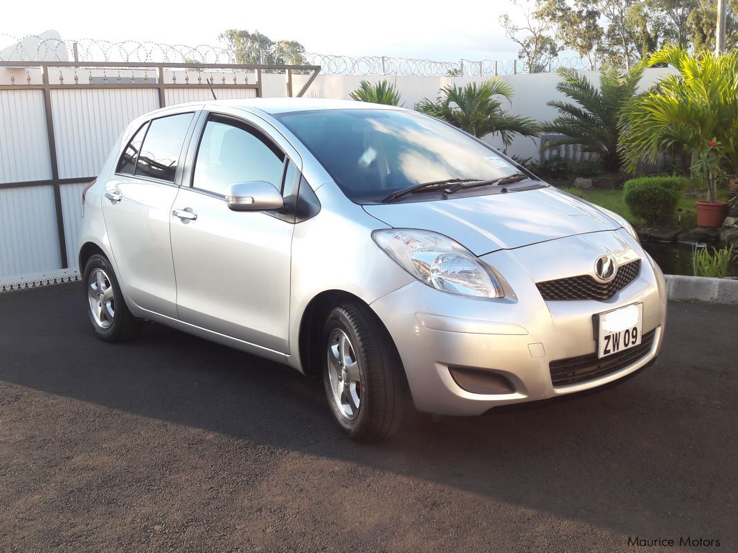 Toyota vitz 2. Toyota vitz 2009 года. Toyota vitz 2009 года. тойота витц 2009 1. тойота витц 2009.